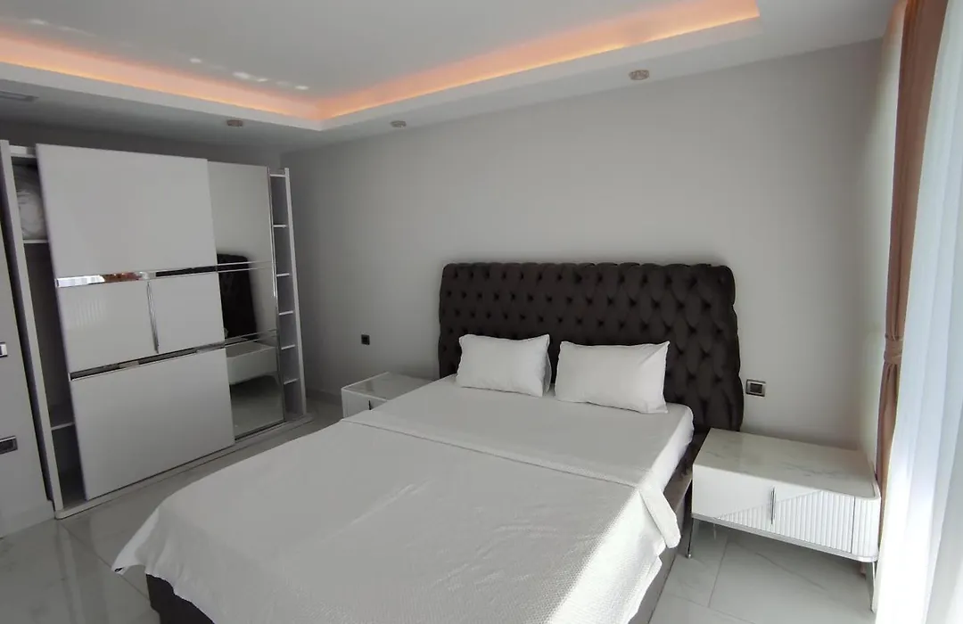 Elite Luxury Suite & Spa-1