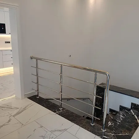 Elite Luxury Suite & Spa-3